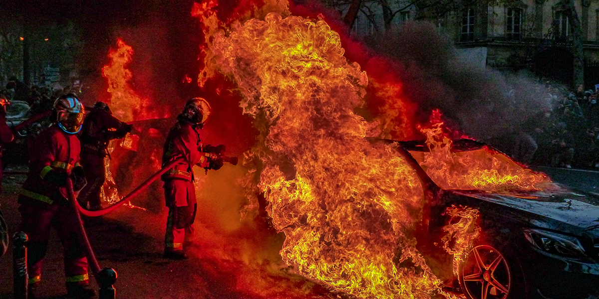 Huurder zwaait met nepwapen en steekt auto in brand, toch geen ontbinding?